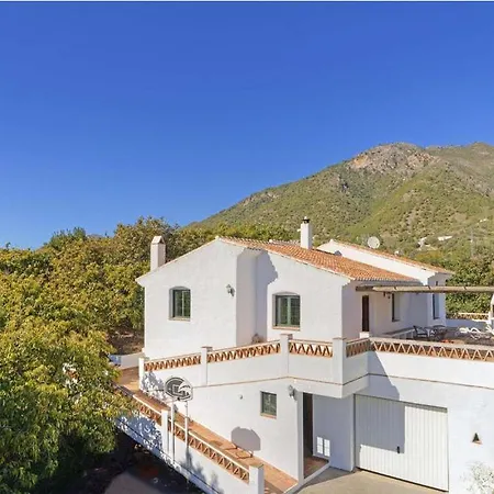 Cortijo Los Madronos Lodge *
